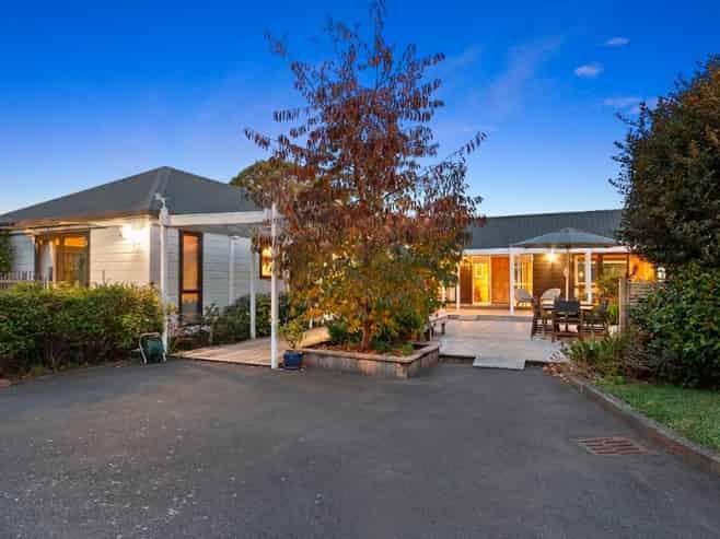 438 Pinnacle Hill Road, Bombay