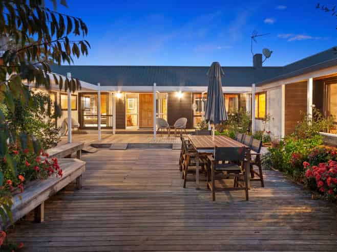 438 Pinnacle Hill Road, Bombay