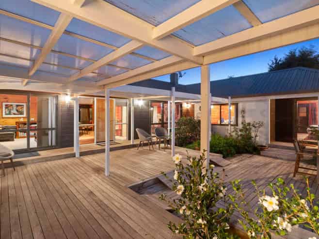438 Pinnacle Hill Road, Bombay