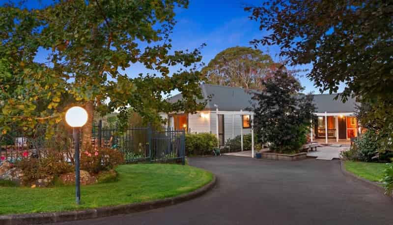 438 Pinnacle Hill Road, Bombay