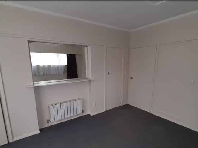 6 Croft Grove, Moera