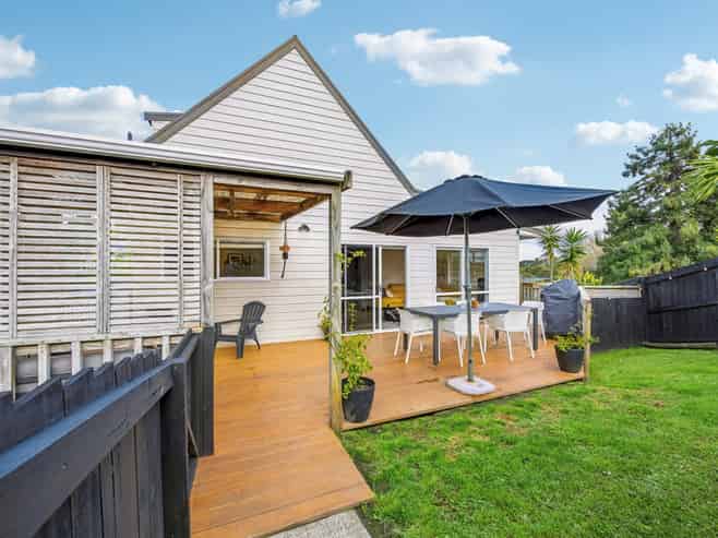 32 Springtime Crescent, Stanmore Bay