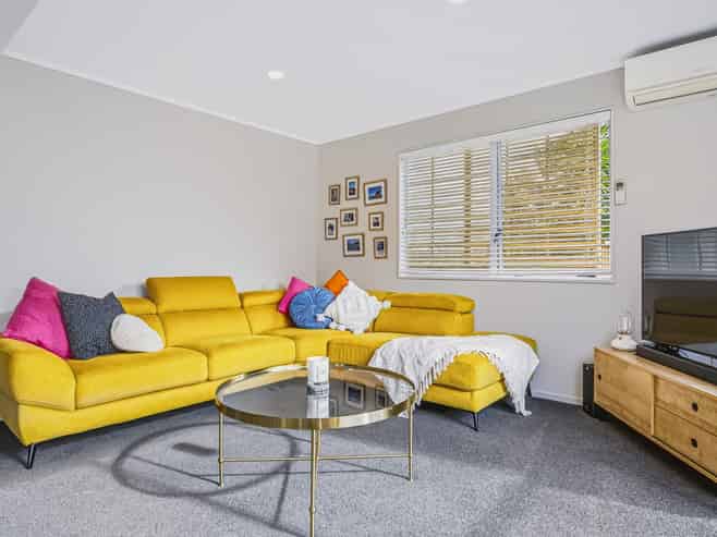 32 Springtime Crescent, Stanmore Bay