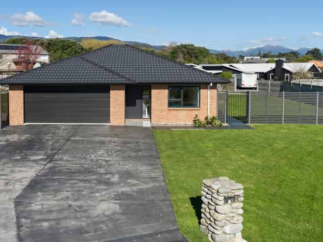 7 Pohatu Lane, Otaki