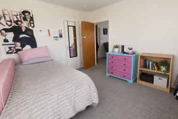 25 Clyde Crescent, Roslyn