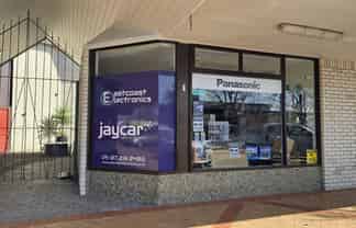Compact office or retail space!