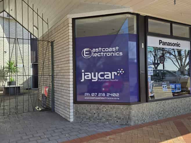 Compact office or retail space!