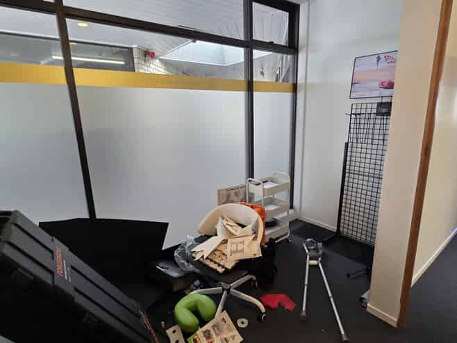 Suit retail, office or service tenancy!