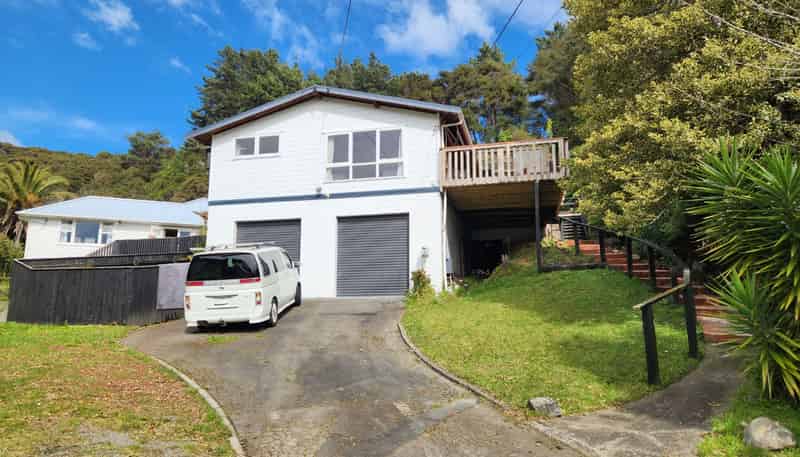 38 James Grove, Stokes Valley