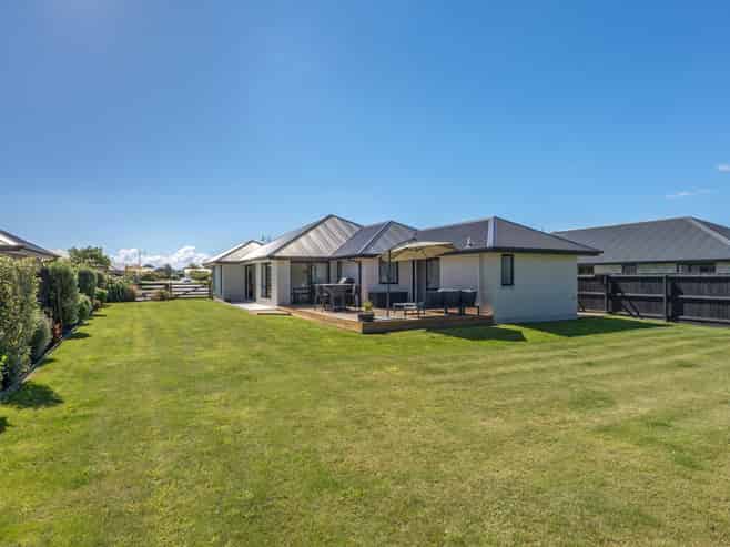 26 Cherry Avenue, Darfield