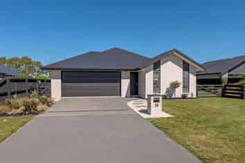 26 Cherry Avenue, Darfield