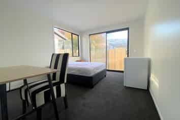 Flat B, Rm/59 Burns Street, South Dunedin