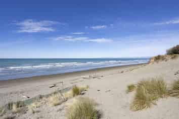 84 Queens Avenue, Waikuku Beach
