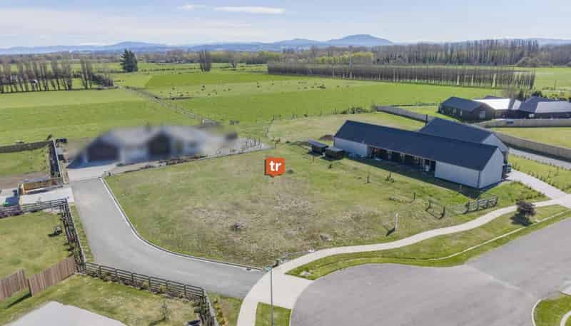 84 Queens Avenue, Waikuku Beach