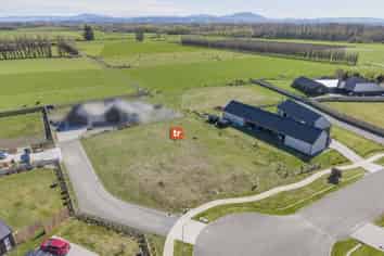 84 Queens Avenue, Waikuku Beach