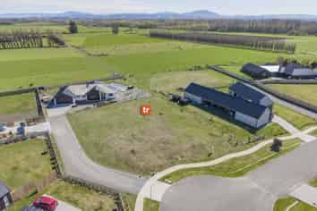 84 Queens Avenue, Waikuku Beach