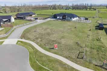84 Queens Avenue, Waikuku Beach