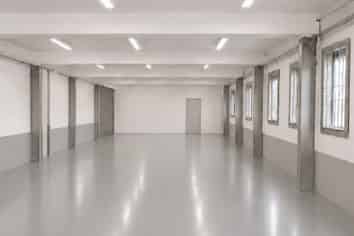 High-profile warehouse, office and showroom