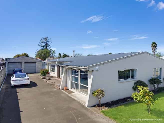 309 Frederick St West, Mahora