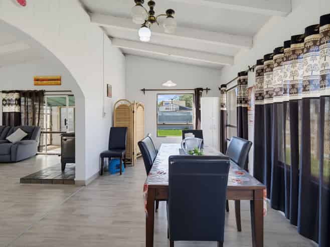 309 Frederick St West, Mahora