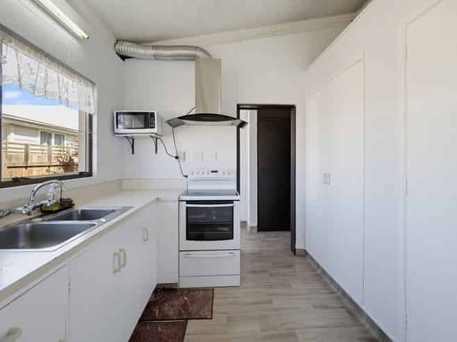 309 Frederick St West, Mahora