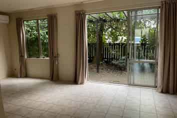 1/38 Fields Parade, Oteha