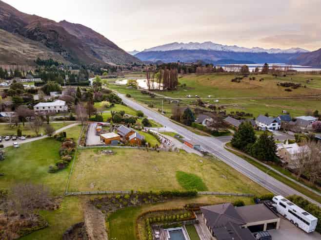2/179 Wanaka-Mount Aspiring Road, Wanaka