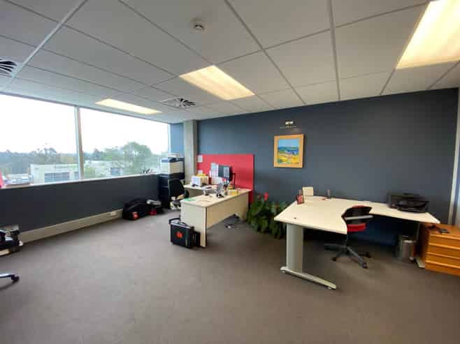 MODERN OFFICE IN THE JOHN BUTLER CENTRE
