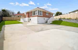 2 Fowlds Avenue, Sandringham