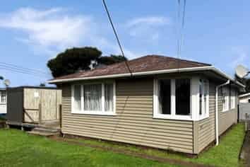 62 Avenue Road , Foxton