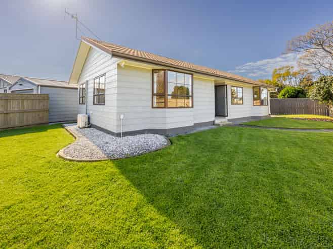 42 Atherfold Crescent, Greenmeadows