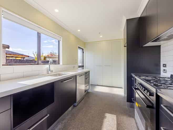 42 Atherfold Crescent, Greenmeadows