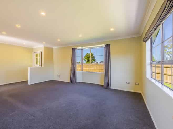42 Atherfold Crescent, Greenmeadows