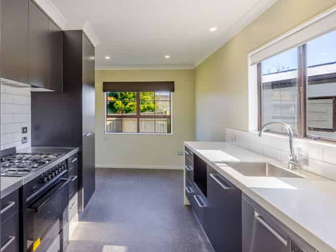42 Atherfold Crescent, Greenmeadows