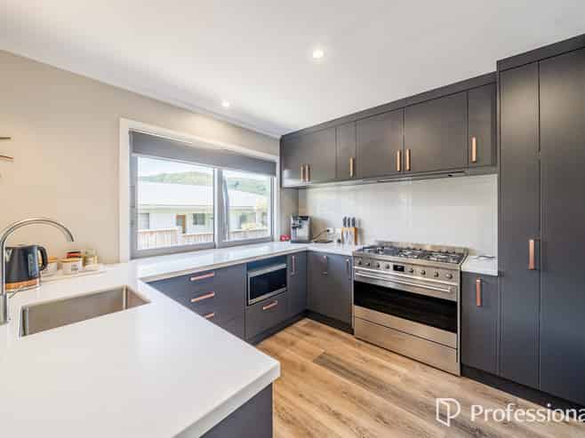 25 Kendal Grove, Wainuiomata