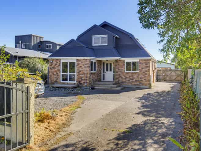 11 Rodney Avenue, Te Horo Beach