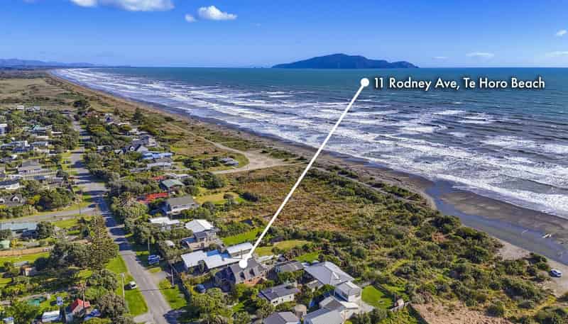 11 Rodney Avenue, Te Horo Beach