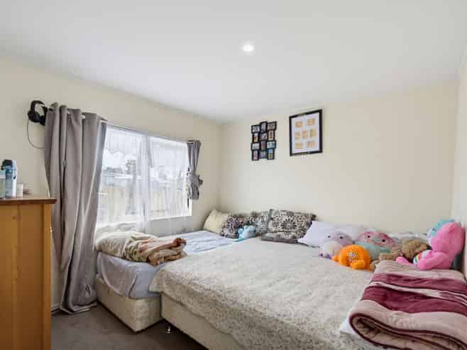 17 Dungarvon Pl, Clendon Park