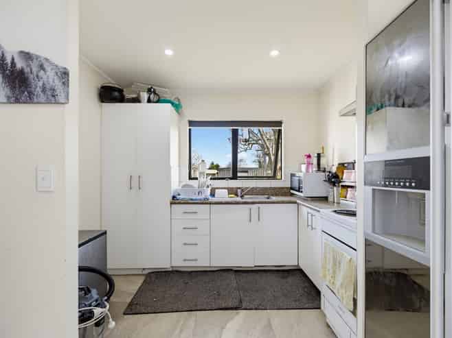 17 Dungarvon Pl, Clendon Park
