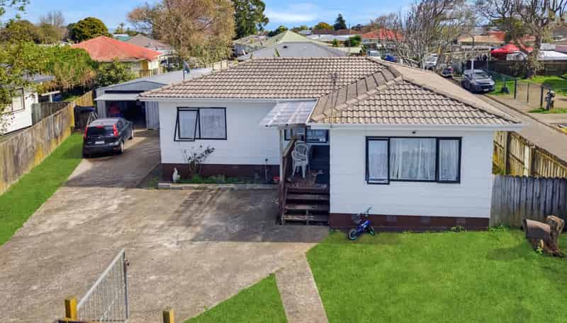 17 Dungarvon Pl, Clendon Park