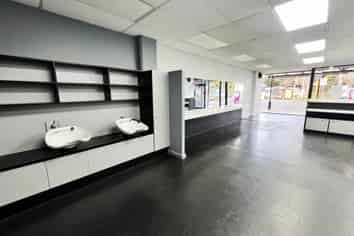 ESTABLISHED SALON IN THE HEART OF MT ALBERT
