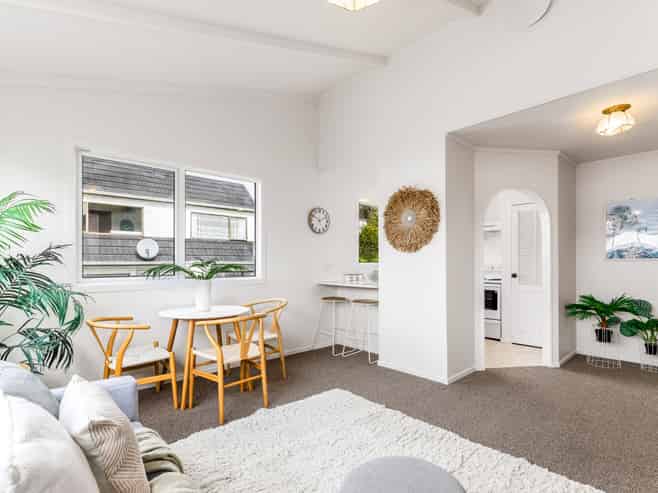 7/29 Main Road, Tawa