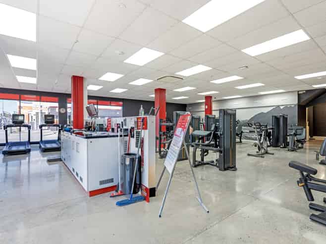 Mixed-use investment with split-risk income