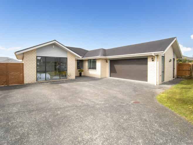 14 Robert Might Road, Kumeu