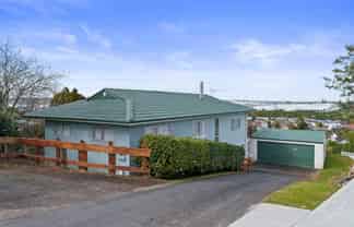 40 Ellesmere Crescent, Pakuranga Heights