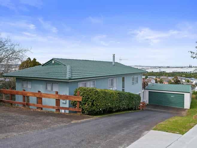 40 Ellesmere Crescent, Pakuranga Heights