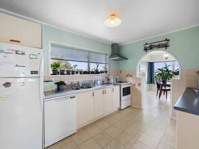 40 Ellesmere Crescent, Pakuranga Heights