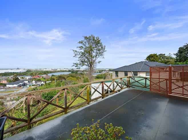 40 Ellesmere Crescent, Pakuranga Heights