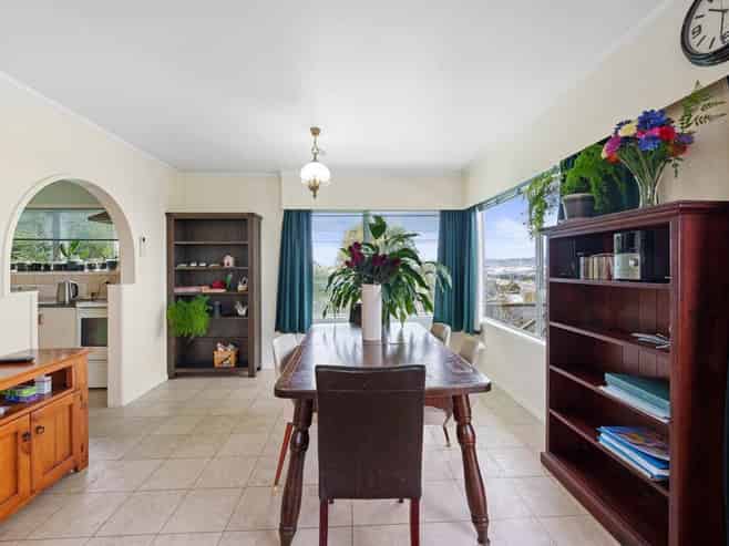40 Ellesmere Crescent, Pakuranga Heights