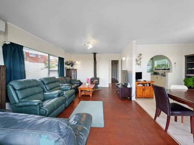 40 Ellesmere Crescent, Pakuranga Heights